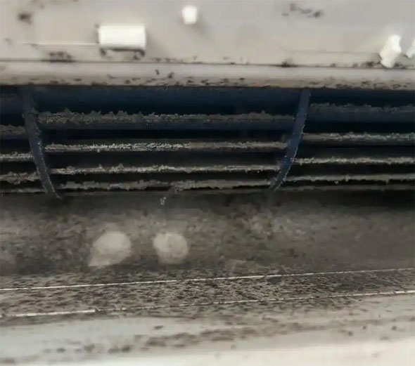 碧江空调吹的风有股烧焦味是怎么回事